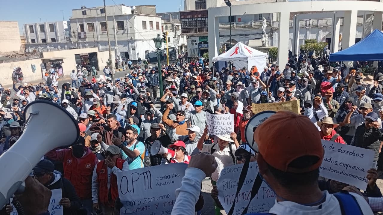 Protesta de construcción civil en Arequipa paraliza obras. (Foto: Álvaro Figueroa/@photo.gec)