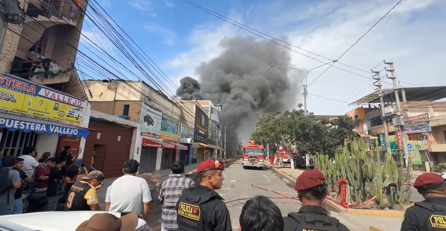 Siniestro se registró en un edificio de la cuadra 8 de la avenida César Vallejo.