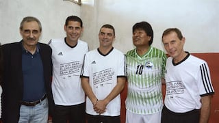 Evo Morales y exmadridistas juegan partido para fomentar el deporte