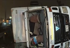 Volcadura de camión con pota en Villa El Salvador cierra dos carriles de la Panamericana Sur
