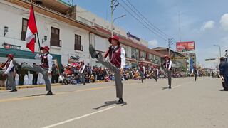 “¡Santa Isabel, campeón!” retumba en la calle Real en imponente desfile de centro educativo (VIDEO)