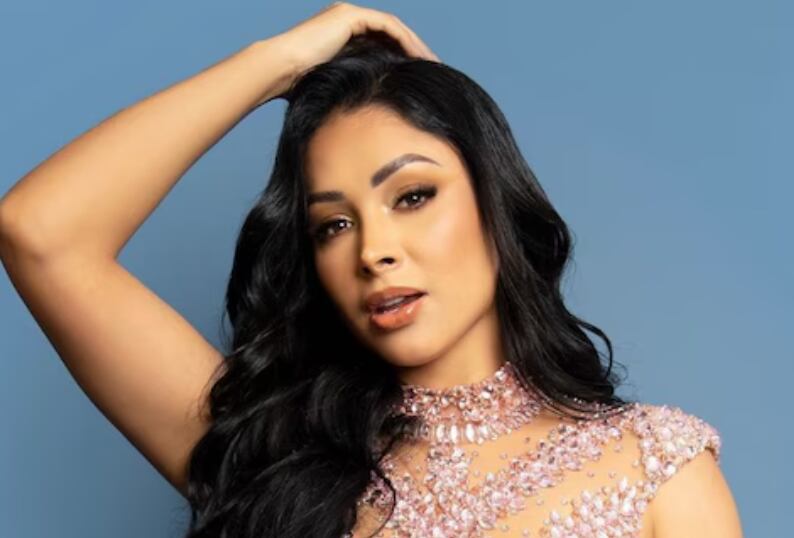 Conductora señaló que la cantante le habría hecho “perro muerto” a su anterior representante.