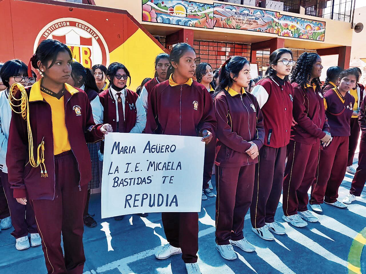 Alumnas advierten con movilización, si no hay disculpas. (Foto: GEC)
