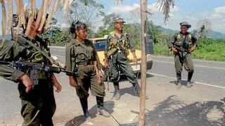 FARC dinamita puente, quema autos y secuestra a cuatro funcionarios de Fiscalía