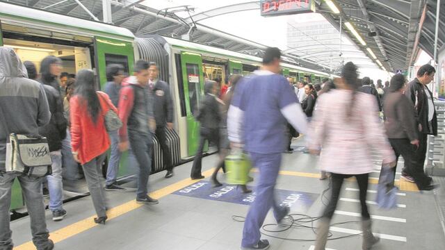 Limeños continuarán esperando más trenes