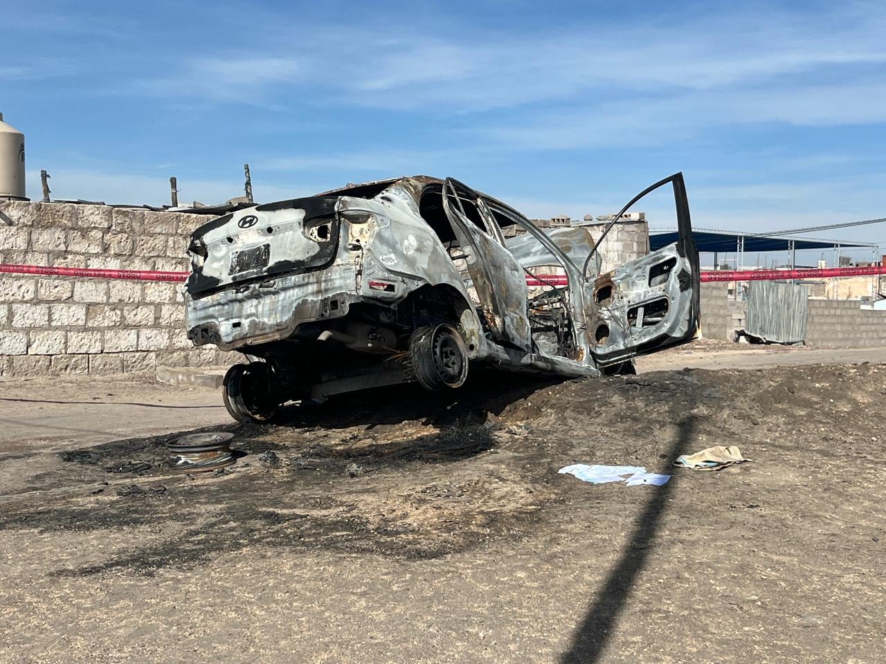 Incendian auto en el distrito de Yura (Foto: Iletrados Noticias)