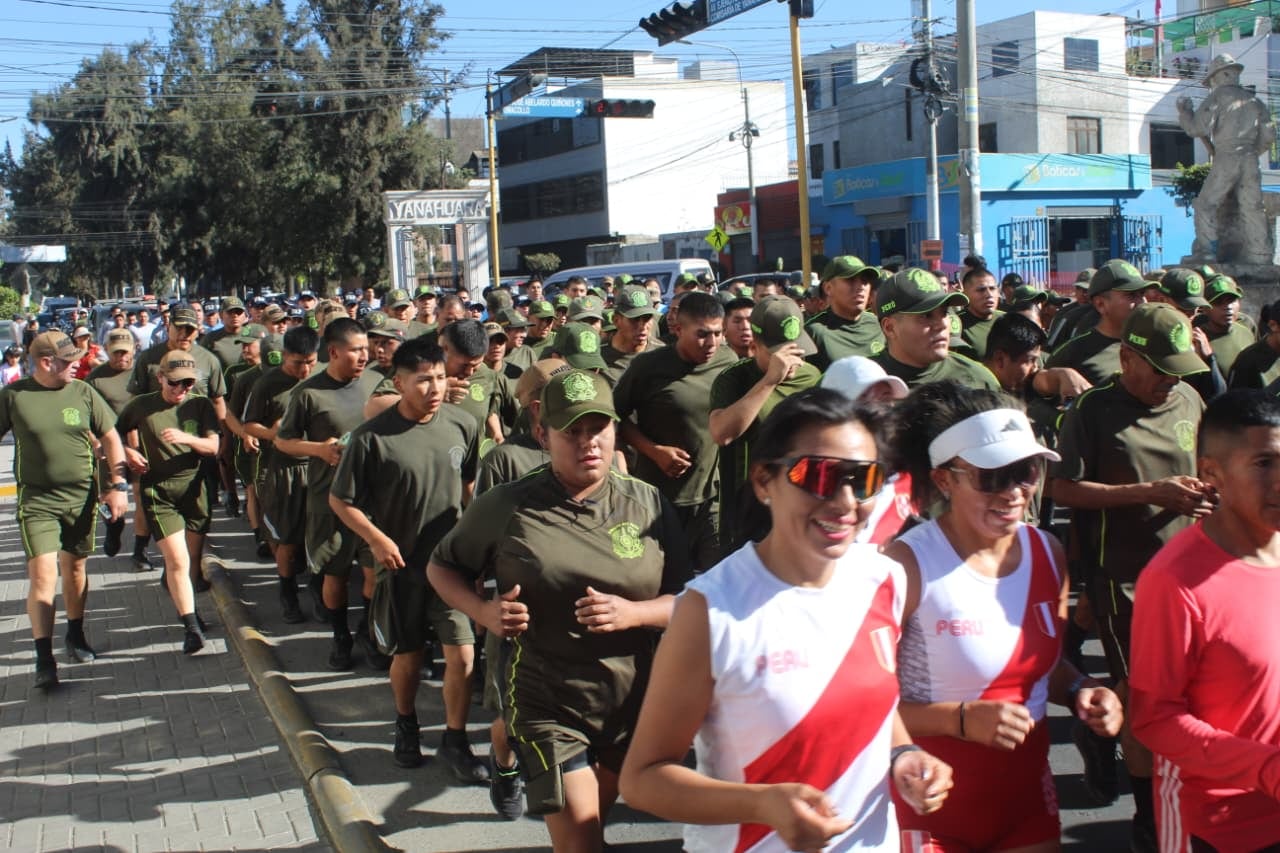 Trote Motivacional por el Día del Deporte y Fiestas Patrias en el distrito de Cayma, Arequipa. (Foto: Álvaro Figueroa/@photo.gec)