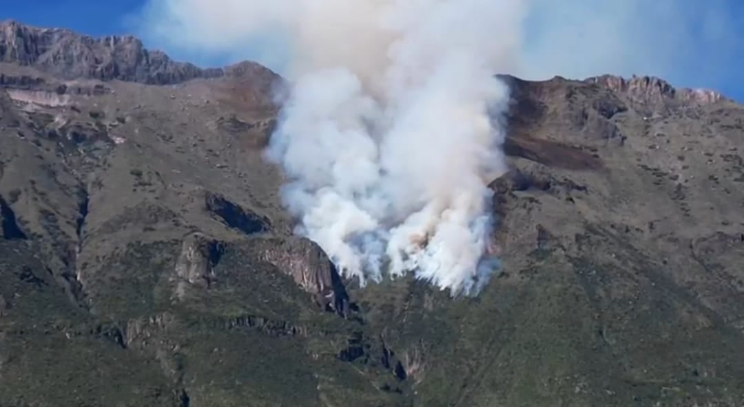 Incendio forestal en el distrito de Alca habría empezado a las 9:00 horas (Foto: Municipalidad de Alca)