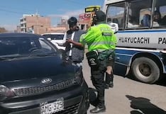 Auto ‘pirata’ fuga en pleno operativo y es alcanzado tras persecución en Huancayo