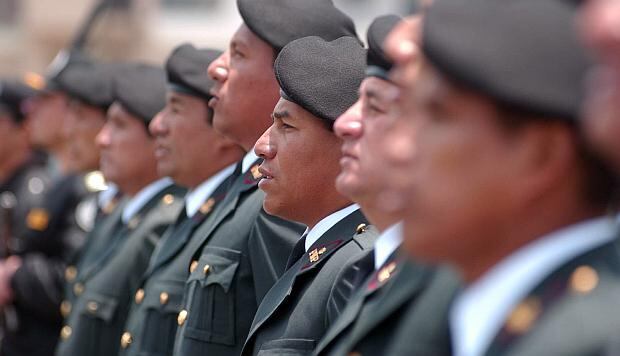 Gobierno aprueba el primer reajuste de pensiones que beneficiará a miles de pensionistas de las Fuerzas Armadas y la Policía Nacional del Perú, con implementación progresiva durante 2025.