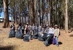 Cusqueños limpian el Parque Arqueológico de Sacsayhuamán