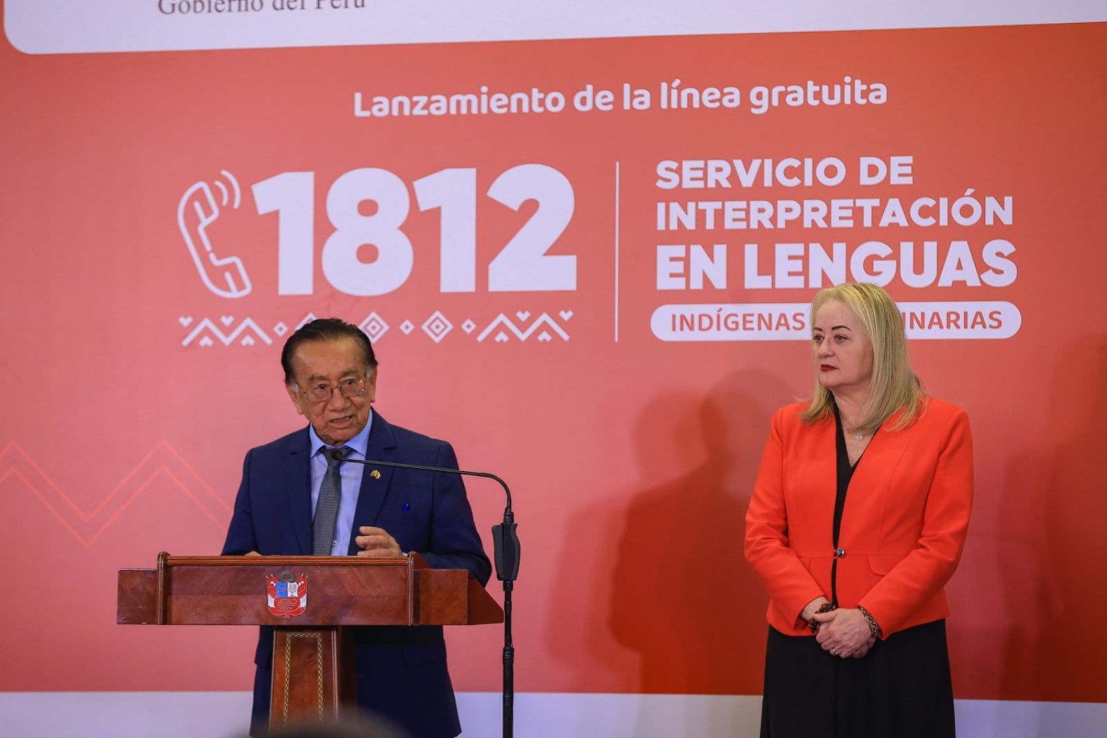 El mandatario participó en la presentación de nuevas plataformas y servicios dirigidos a mejorar la comunicación con ciudadanos que hablan idiomas indígenas. FOTO: PRESIDENCIA