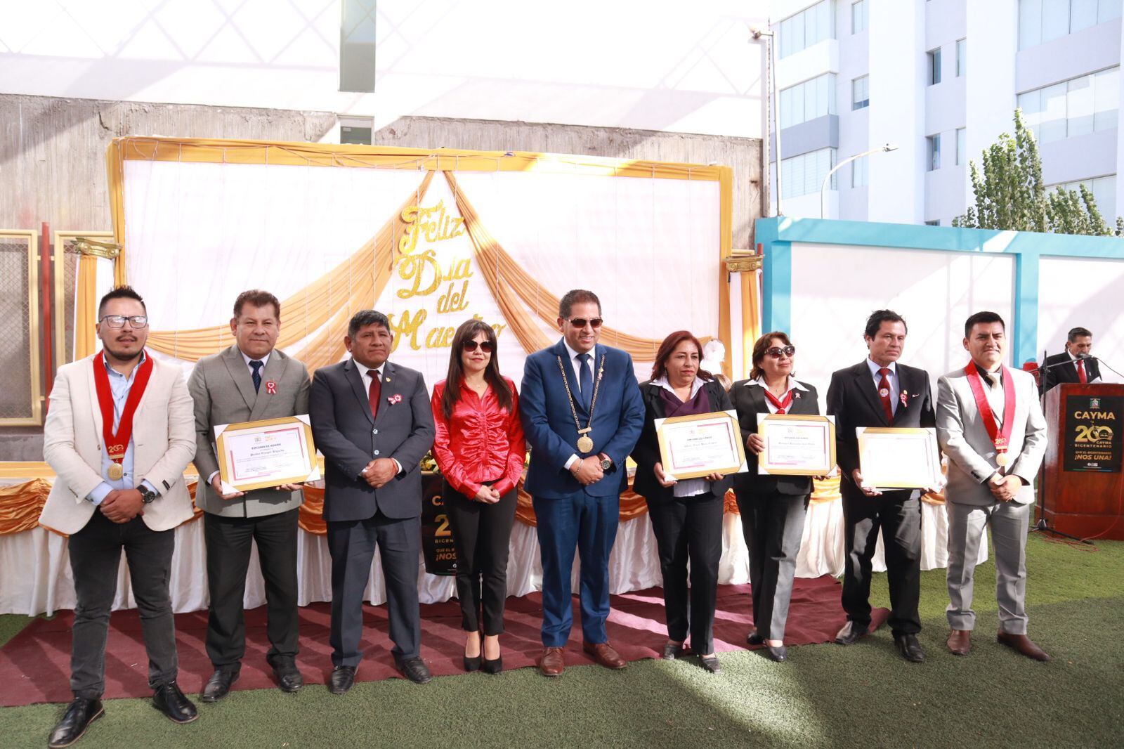Homenaje a docentes de Cayma. Foto: Cortesía.