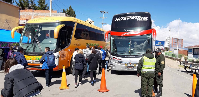 Ante el aumento de viajes por carretera en el feriado largo, expertos recomiendan revisar la vigencia del SOAT del vehículo para garantizar la cobertura en caso de accidentes.
