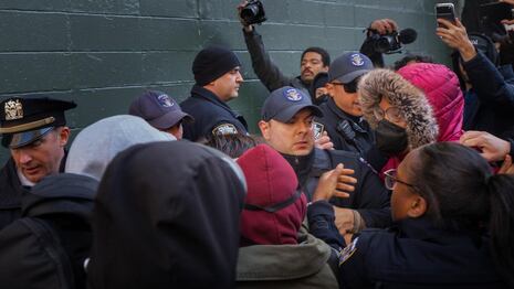 EEUU: Detienen a manifestantes por bloquear el paso a agentes migratorios en Nueva York