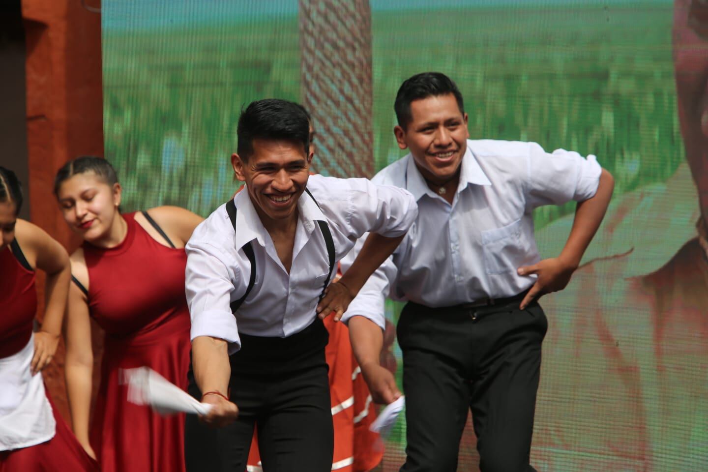 La danza no faltó en la presentación por el aniversario. (Foto: Leonardo Cuito)