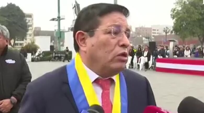 El alcalde de La Victoria afirmó que cuenta con respaldo del Ejecutivo y que la operación reunirá a la municipalidad, empresarios y vecinos para recuperar espacios públicos. FOTO: CANAL N.