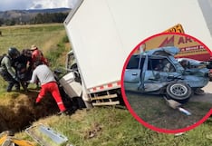 Choque entre furgón y auto deja conductor atrapado en la Carretera Central