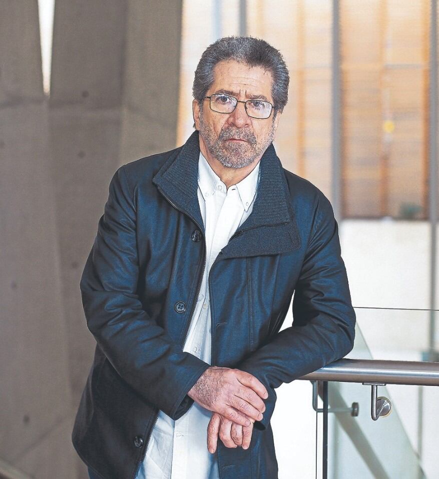 "No intentes autoficción sino estás dispuesto a exhibir de muchos modos tu vida y a ponerla en el papel, en la historia tal y como la recuerdas", dice el escritor Rafael Pérez Gay.