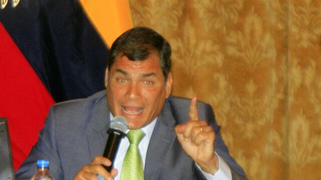 Rafael Correa arremete contra la "prensa capitalista"