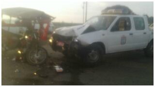 Choque entre mototaxi y camioneta de serenazgo deja dos heridos (VIDEO) 