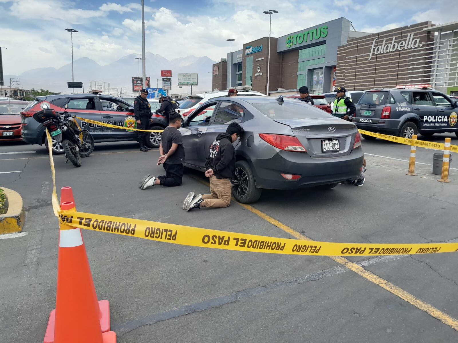 La Policía los capturó cuando pretendían escapar (Foto: Difusión)