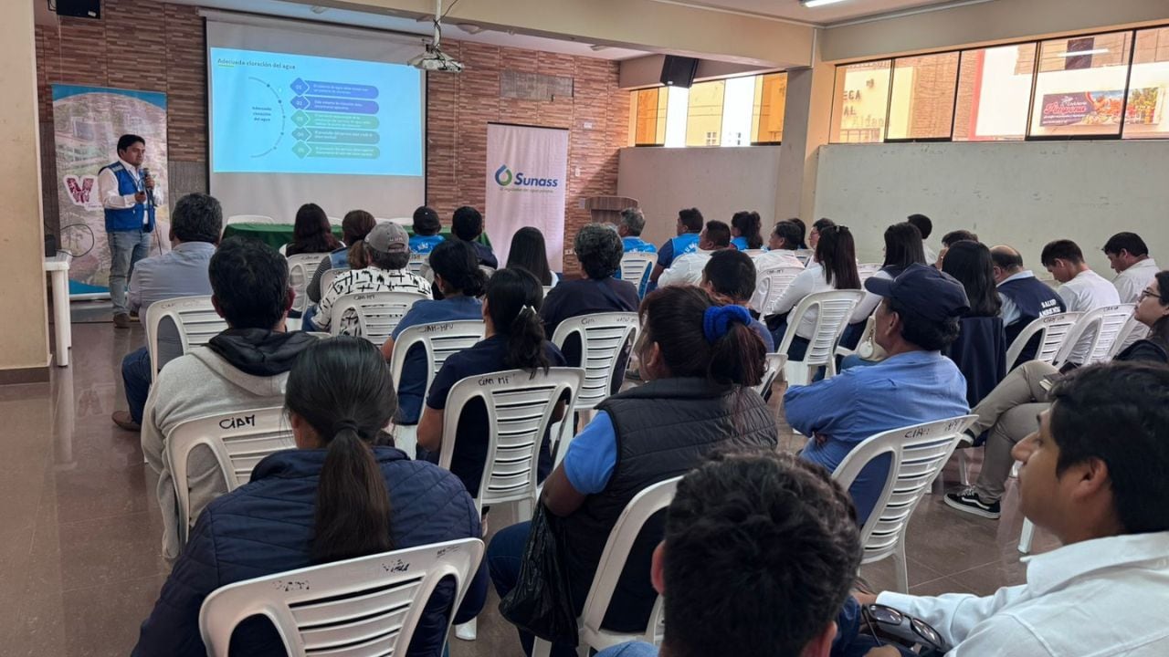 Labor de JASS y UGM refleja que buenas prácticas de desinfección y gestión permiten ofrecer agua segura a las familias.