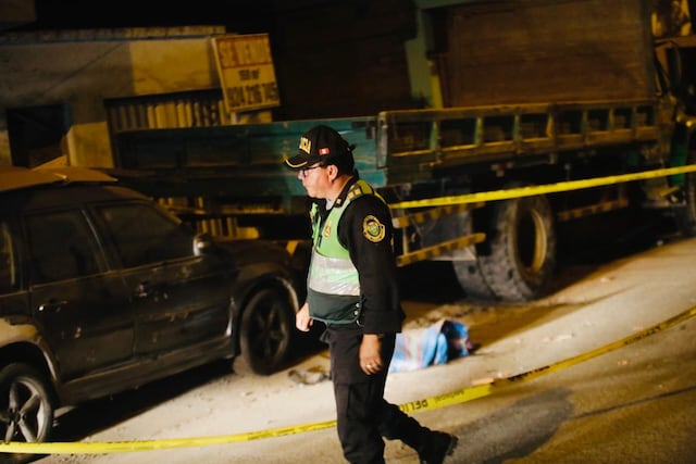 Extorsionadores lanzan explosivo contra vivienda en Comas (Fotos: César Grados/GEC)