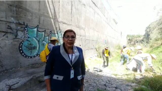 Sentenciados a trabajo comunitario limpian torrentera en Arequipa (VIDEO)