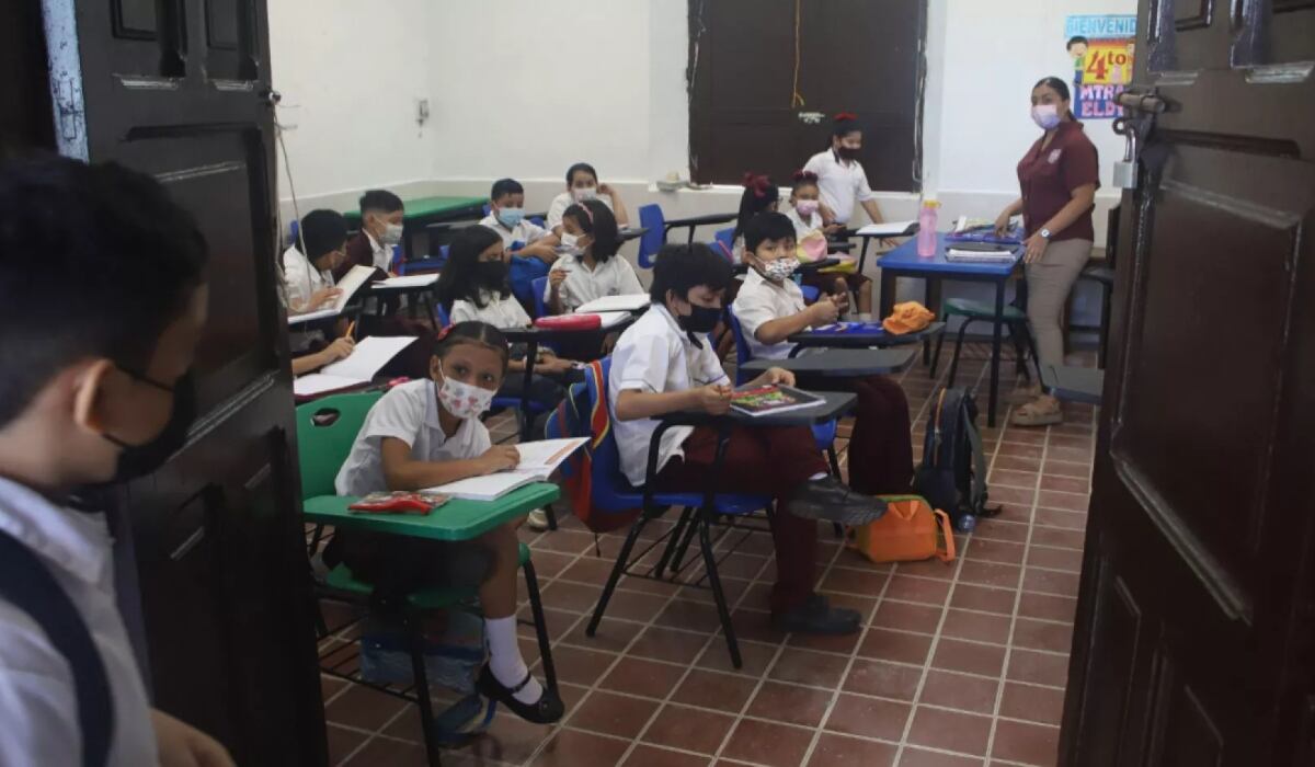 Su finalidad apunta a reducir la exposición excesiva de estudiantes al internet, luchar contra el ciberbullying en los colegios, fomentar la mejora de la atención y rendimiento escolar. (Foto referencial: Archivo / Martín Zetina / Cuartoscuro).