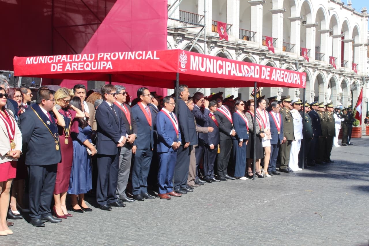 Izamiento por el 486° Aniversario de Arequipa. (Foto: Yunsu Pariapaza/@photo.gec)