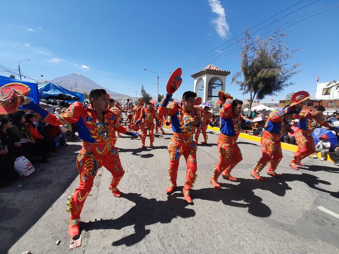 Asociación folclórica capitales victoria filial arequipa (Saya caporales) (Foto: Yorch Huamaní)