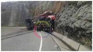 Conductor resulta herido tras el despiste de camión en carretera a la sierra en La Libertad