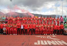Rojo Matador presenta a su plantel y también camiseta que evoca histórico ascenso