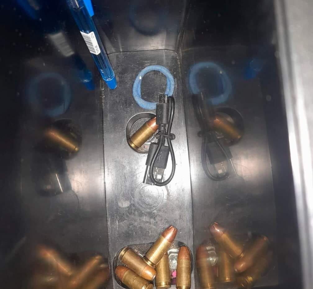 Se movilizaban en un auto con lunas polarizadas cuando la Policía y serenos de Huanchaco los detuvieron.