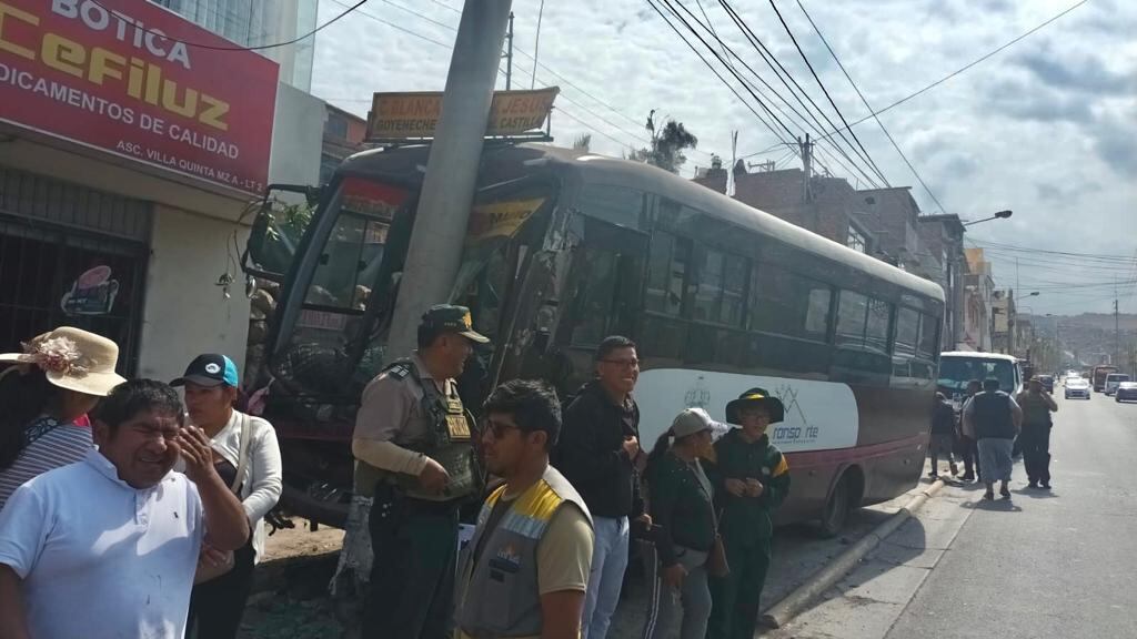 Escolares heridos en Arequipa tras choque de bus del SIT contra poste. (Foto: GEC)