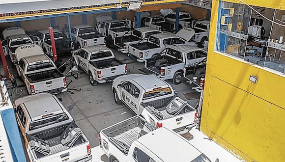 Camionetas fueron descubiertas en un taller de Cerro Colorado. (Foto: Leonardo Cuito)