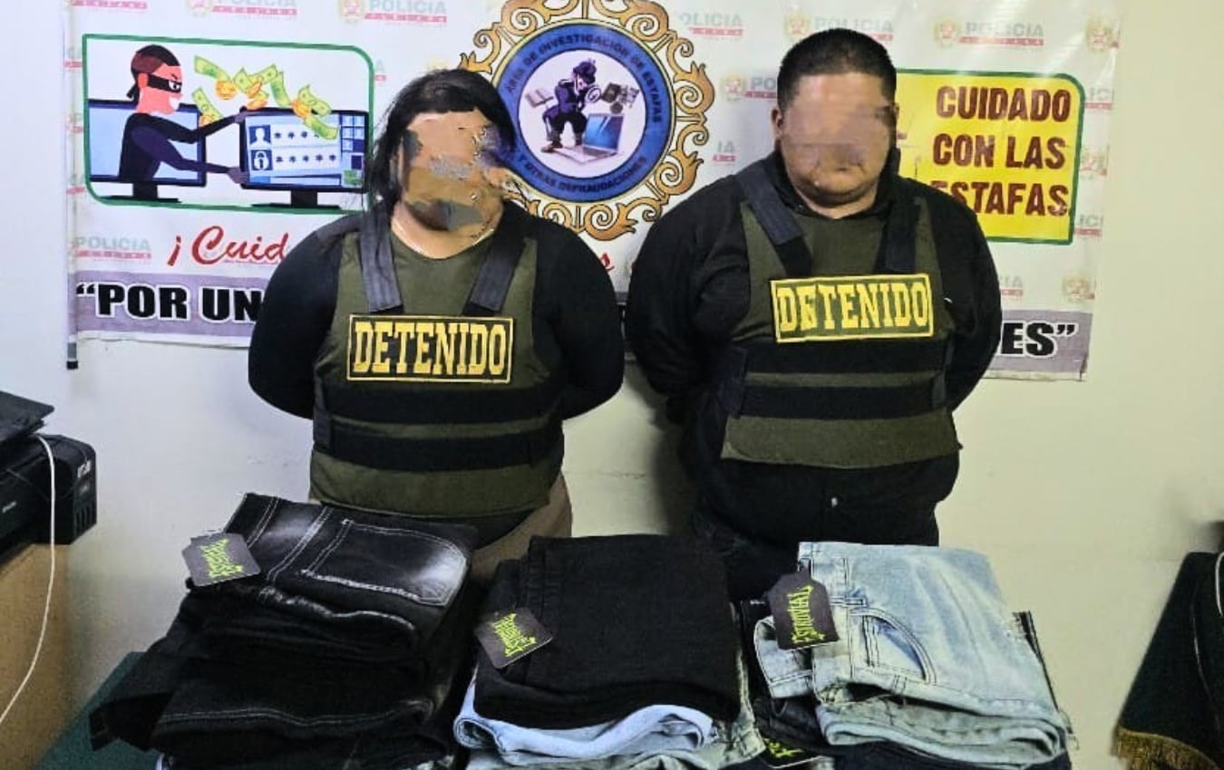 Integrantes de la presunta banda "Los Trafas de la Transferencia” que estafaba con comprobantes falsos en Arequipa. Foto: PNP.