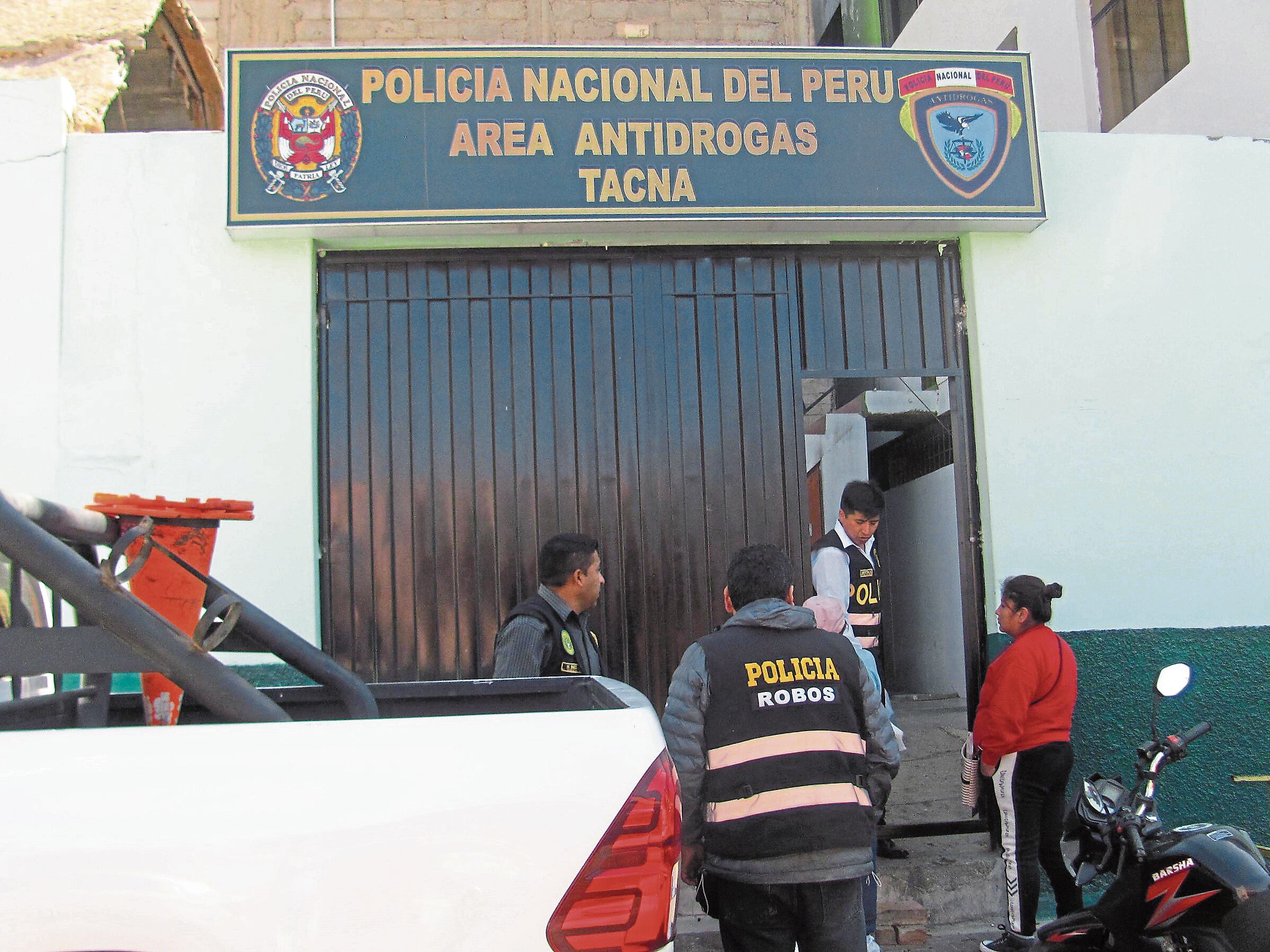La representante del Ministerio Público dispuso la detención preliminar de las viajeras en la sede del Depandro. (Foto: Referencial)