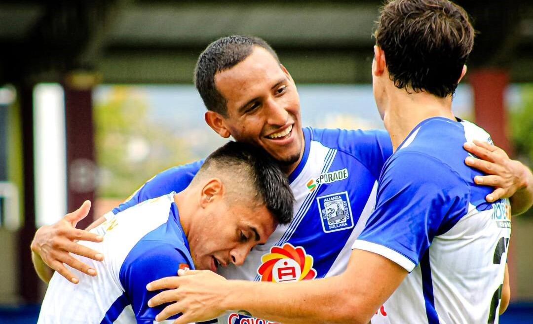 Los "Churres" se impusieron a Libertad FC de Loja por un global de 3-1.