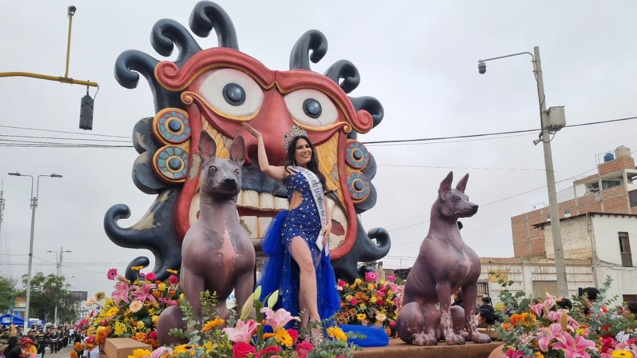 Más de 50 mil personas disfrutaron de tradicional festival de las flores, en donde participaron 33 carros alegóricos y 22 comparsas.