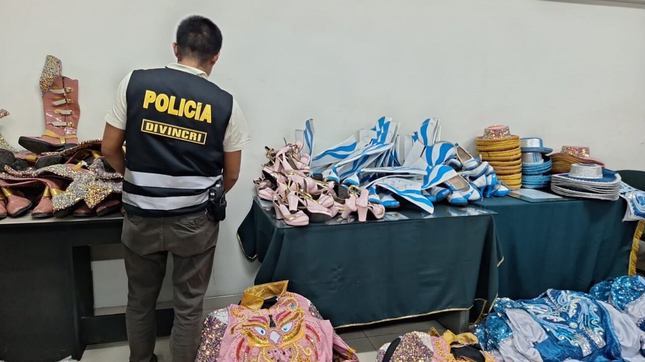 Trajes recuperados y entregados a su propietaria. (Foto: Difusión)