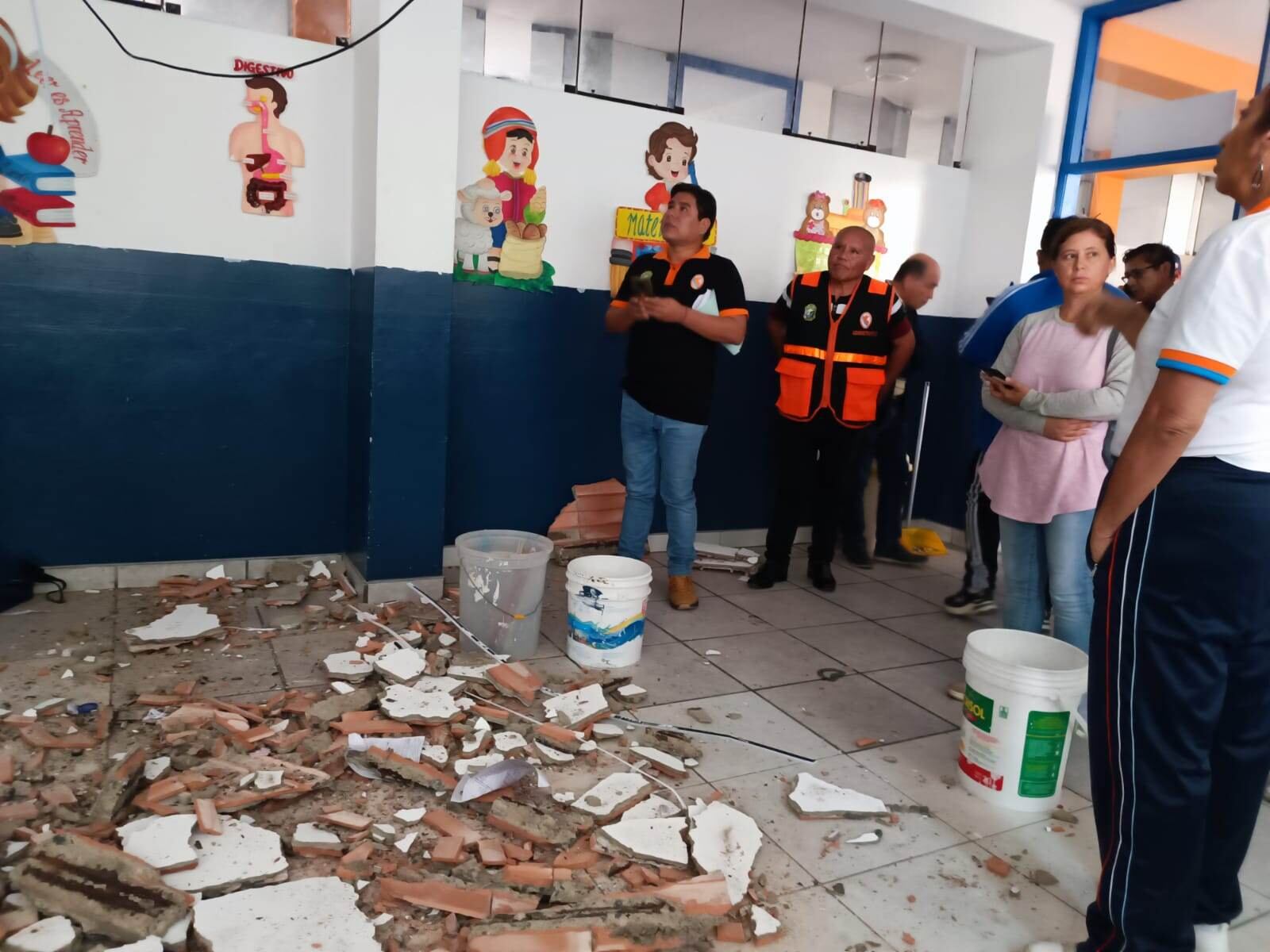 Hecho se registró durante el recrero por lo que pocos menores se encontraban en el aula, informó el colegio.