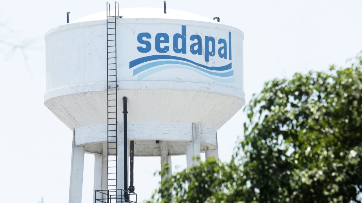 Sedapal bota el dinero como agua en gollerías