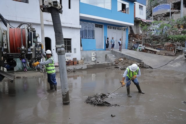 Keiko Fujimori inspecciona zonas afectadas por lluvias en Villa María del Triunfo