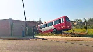Arequipa: Bus del SIT se despista y termina dentro de un terreno en Socabaya