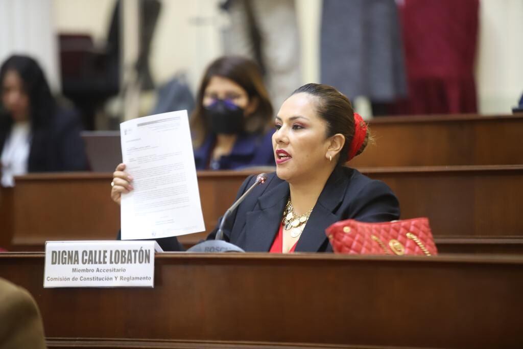 Digna Calle ha sido acusada por abandono del cargo ante la subcomisión. (Foto: Congreso)