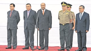 José Pérez Guadalupe: “Jefe de la PNP debe asumir liderazgo”