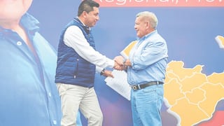 Piden a Martín Namay que no espere más y se vaya con César Acuña