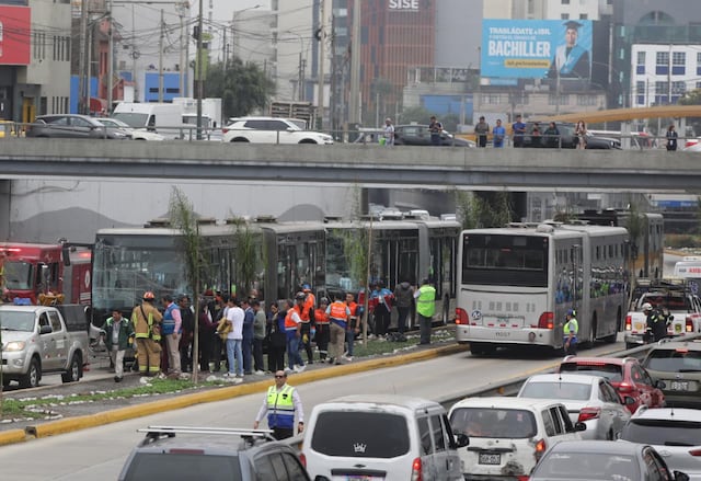 Triple choque en el Metropolitano deja al menos 40 heridos en Miraflores (Fotos: Violeta Ayasta/GEC)